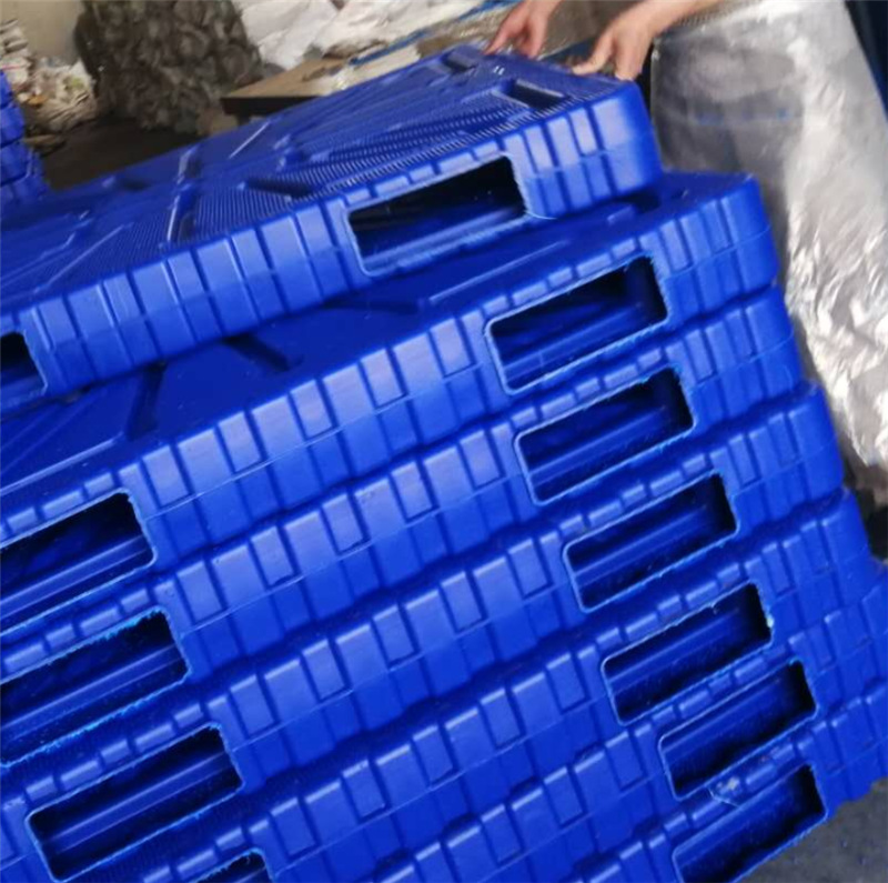 山東吹塑托盤廠家產品的優勢與特點