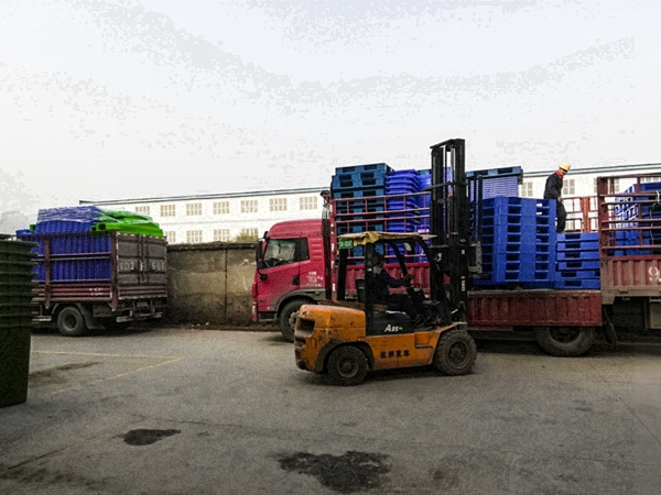 山東塑料托盤結(jié)構(gòu)、材質(zhì)、尺寸