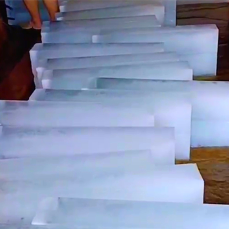 高效降溫,穩定生產——工業冰塊在炎炎夏日的作用